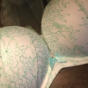 Victoria's Secret NWT Very Sexy Strapless Bra, 36D